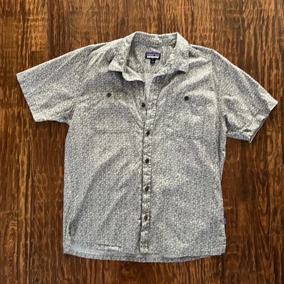 Patagonia Short Sleeve Button Down - Picture 1 of 5